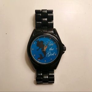 Black Kiss the Girl chain watch